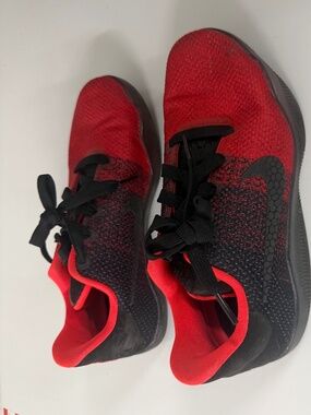 Nike Kobe Basketball Shoes Red Black Youth 5.5Y Women’s 7
